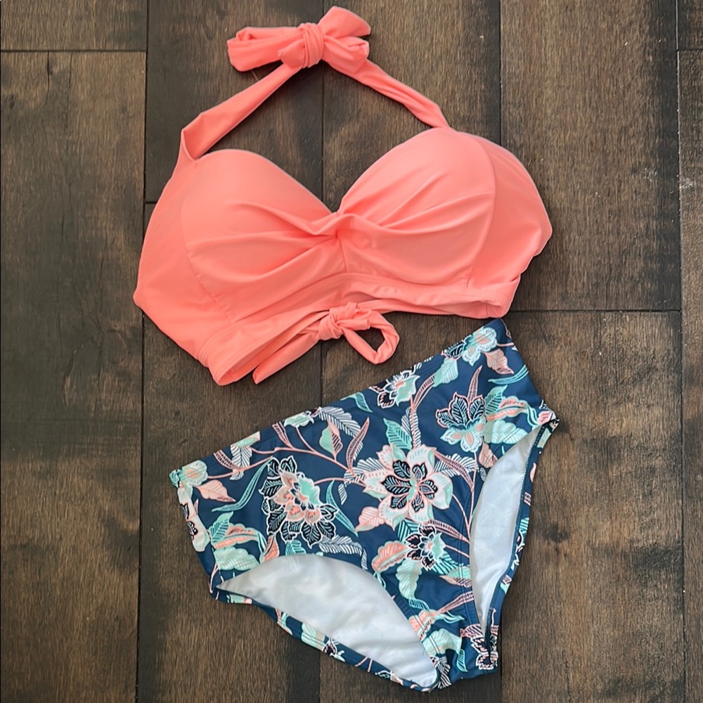 KONA SOL Bikini Top and Bottoms NWOT